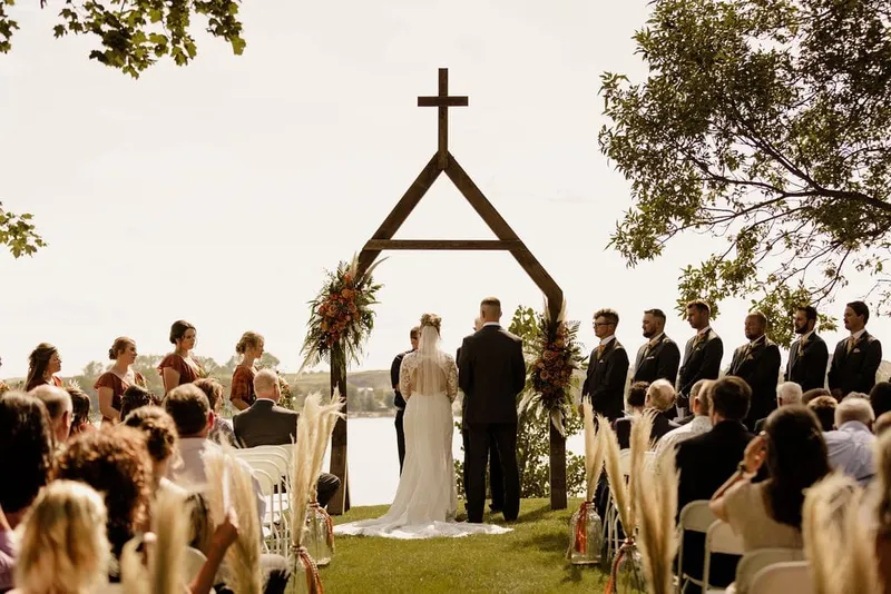 Lake Elsie Wedding Barn