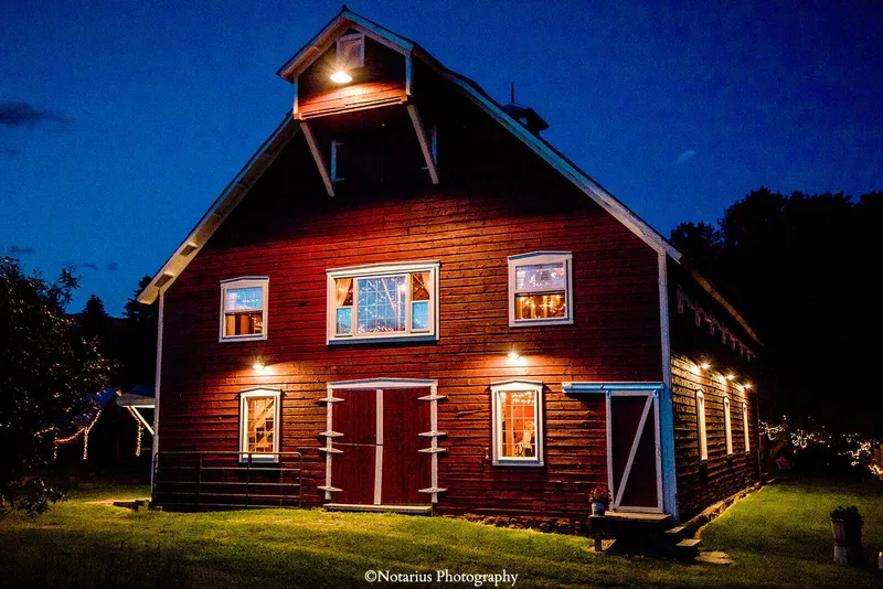 Roys Barn and Lodge